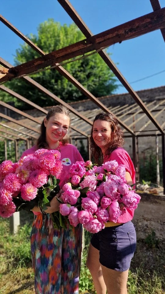 À chaque fleur sa maman 🩷

Dis nous en commentaire quelle fleur représente le plus ta maman, et pourquoi 🌸

#fêtedesmeres #maman #bonnefete #fleurs #bouquet