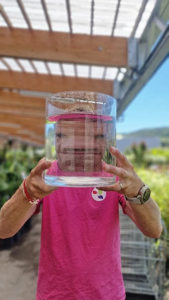 Et si on apprenait à économiser l'eau d'aujourd'hui, pour continuer à profiter de nos jardins demain ? 💧🌿

Dans cette vidéo, on vous partage des solutions simples pour récupérer, économiser et utiliser l'eau intelligemment... parce que chaque goutte compte 💙

#ferrierefleurs #eau #jardinerie #protection #environnement