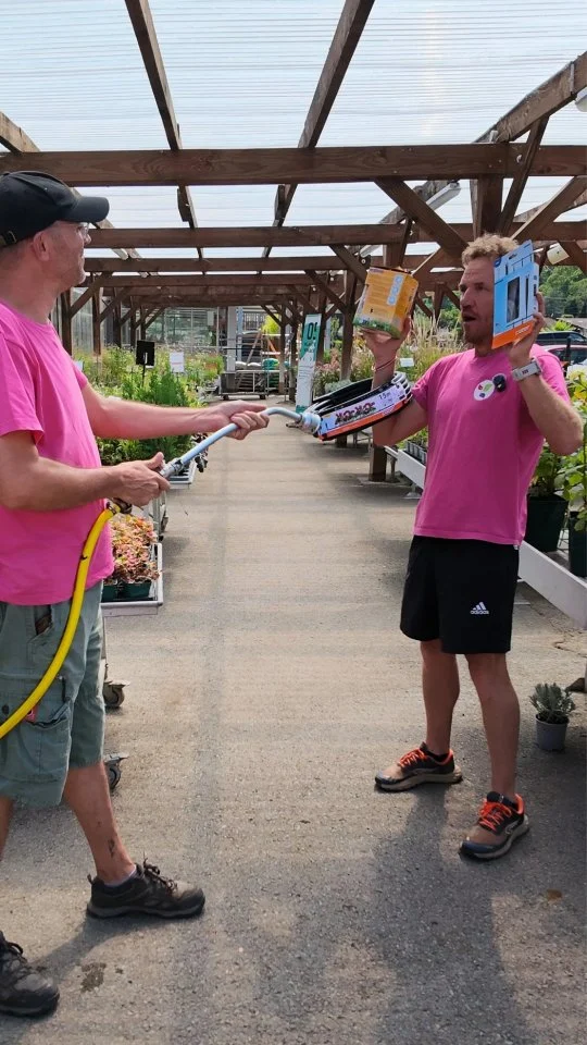 Économiser de l'eau, gagner du temps et avoir des plantes plus résistantes... et si la solution était simplement le goutte à goutte ? 💧

Cyrille t'explique tout ✌️

#ferrierefleurs #jardinerie #eau #arrosage #economiser