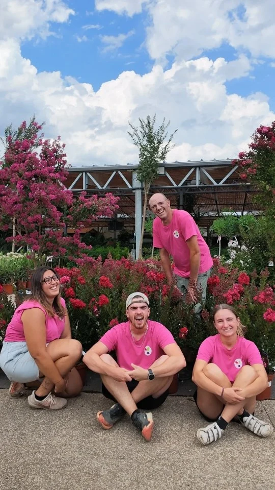 Si vous nous voyez faire des choses bizarres, vous saurez qui remercier 😂

#ferrierefleurs #jardinerie #humour #jardinier #blague