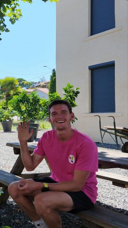 Fais confiance à Enzo et va voir nos vidéos ✌️

Paillage, gestion de l'eau, arbres qui apportent de la fraîcheur... tout est sur notre compte pour préparer sereinement le prochain été 🌞

#ferrierefleurs #été #jardinerie #summerstyle #enzo